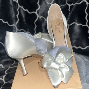 Jewel Badgley Mischka Silver Satin Heels with Bow